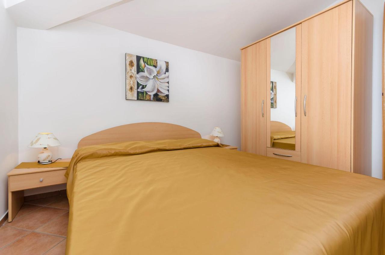 Apartments Villa Estella Srima Esterno foto