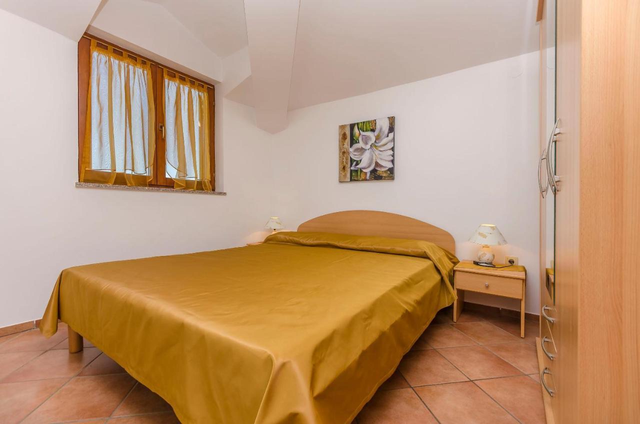 Apartments Villa Estella Srima Esterno foto