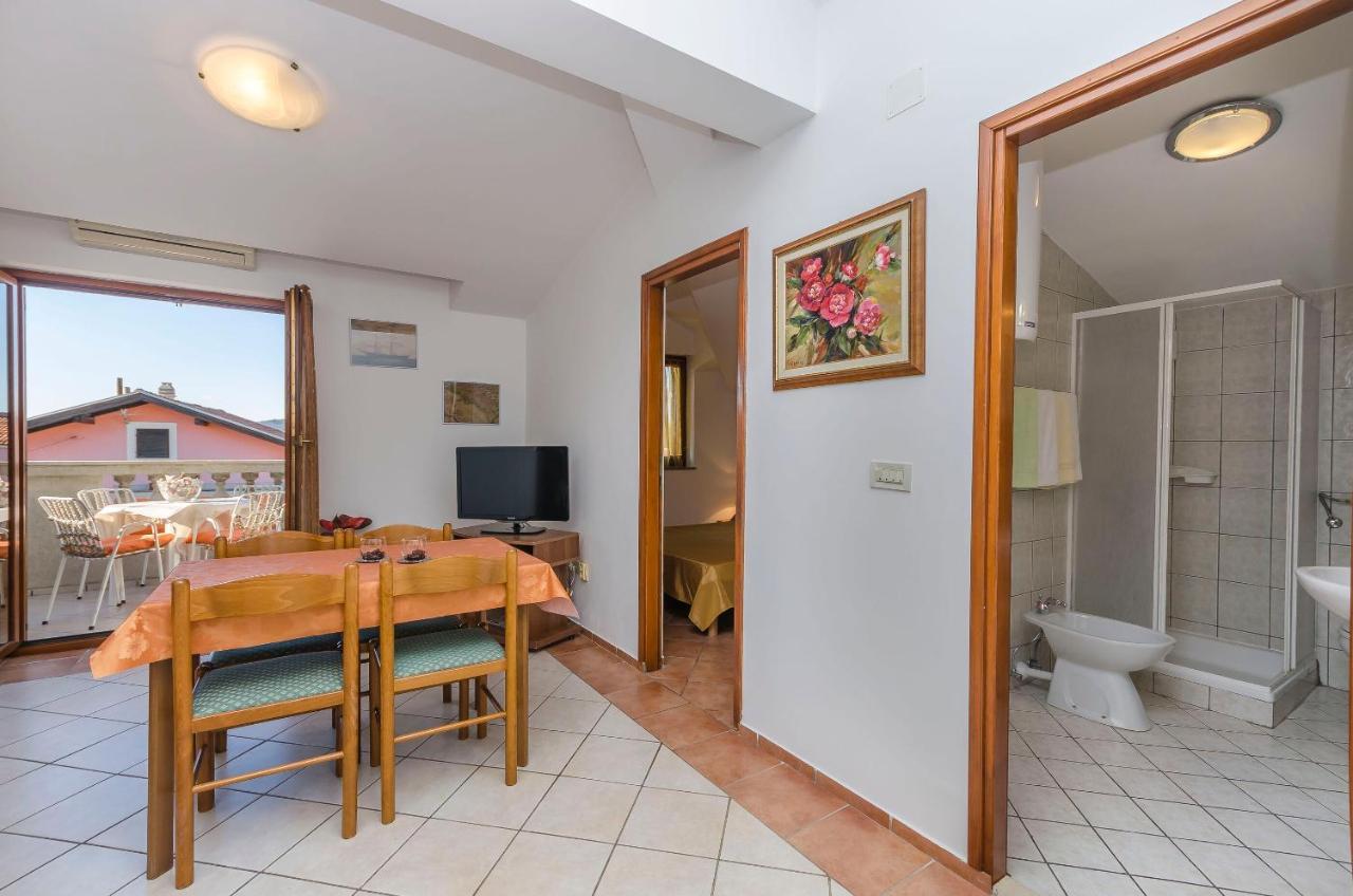 Apartments Villa Estella Srima Esterno foto